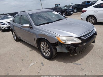 2013 Chrysler 200