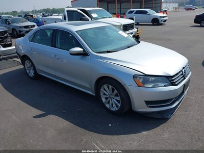 1VWCH7A35DC****** 2013 Volkswagen Passat