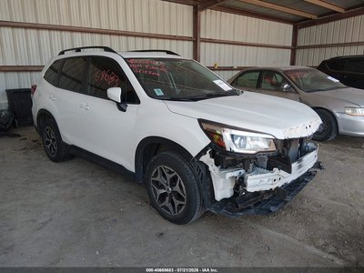 JF2SKAEC8KH****** 2019 Subaru Forester