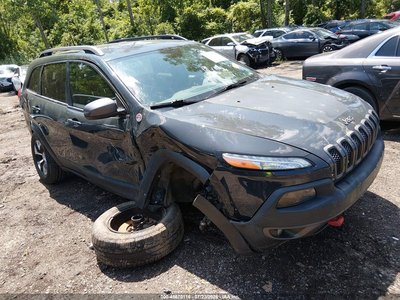 1C4PJMBS6HW****** 2017 Jeep Cherokee