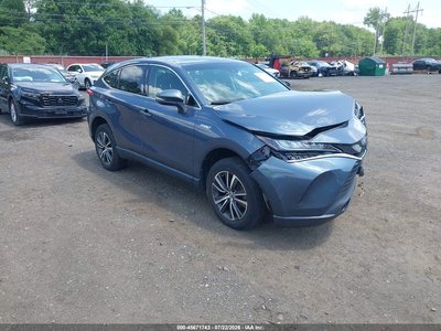 JTEAAAAH6MJ****** 2021 Toyota Venza