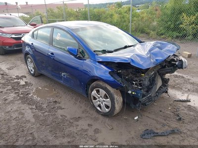3KPFK4A71JE****** 2018 Kia Forte