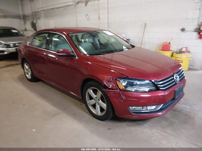 1VWAT7A34FC****** 2015 Volkswagen Passat