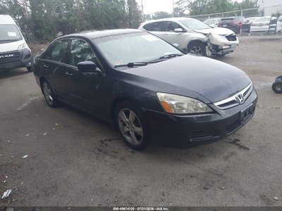 1HGCM56386A****** 2006 Honda Accord