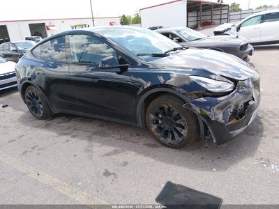 5YJYGDEE8MF****** 2021 Tesla Model Y