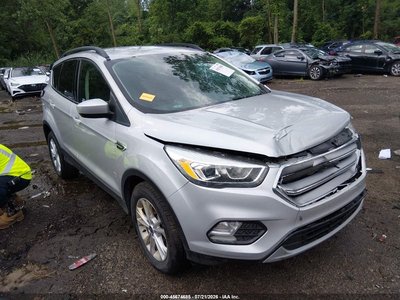 1FMCU0HD6JU****** 2018 Ford Escape