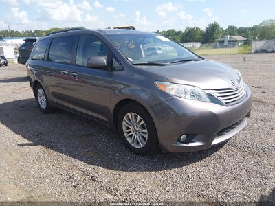 5TDYK3DC3FS****** 2015 Toyota Sienna