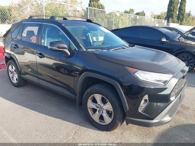 2T3W1RFVXMC****** 2021 Toyota RAV4