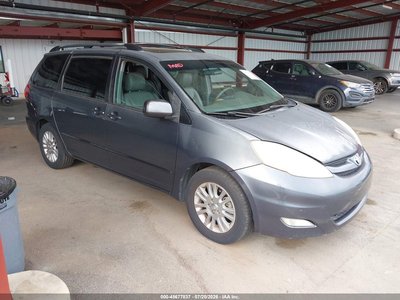 5TDYK4CC8AS****** 2010 Toyota Sienna
