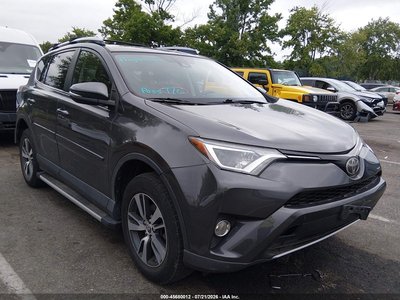 JTMRFREVXHJ****** 2017 Toyota RAV4