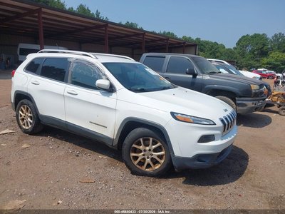 1C4PJLCB9JD****** 2018 Jeep Cherokee