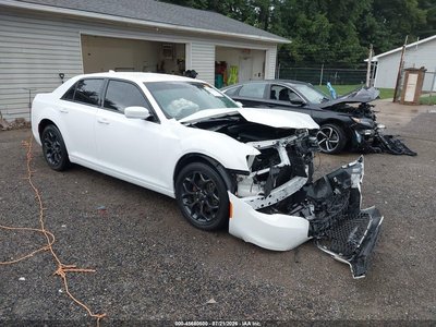 2020 Chrysler 300