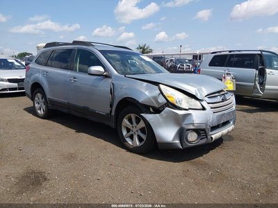 4S4BRBMC9E3****** 2014 Subaru Outback