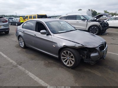 WBAPH7C51BE****** 2011 BMW 3 Series