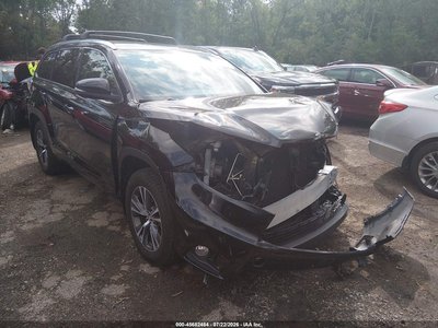 2016 Toyota Highlander