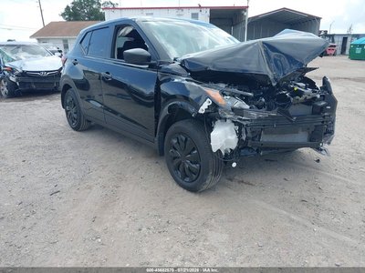 2025 Nissan Kicks Play