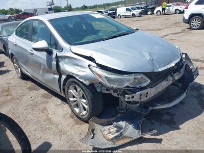 1G1BE5SMXK7****** 2019 Chevrolet Cruze