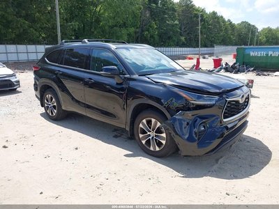 5TDGZRBH8MS****** 2021 Toyota Highlander