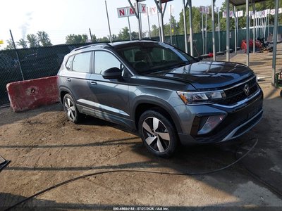3VV8X7B27RM****** 2024 Volkswagen Taos