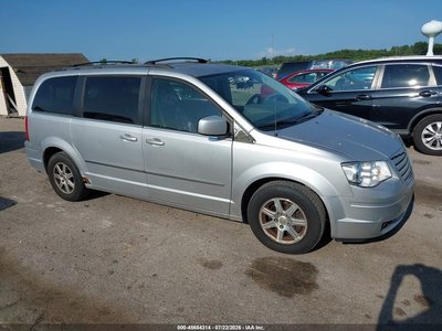 2010 Chrysler Town & Country