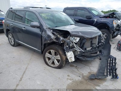 5TDDK3EH9DS****** 2013 Toyota Highlander