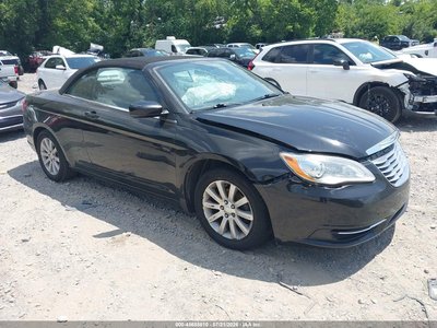 1C3BCBEB5DN****** 2013 Chrysler 200