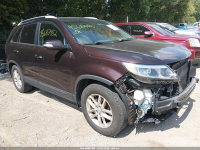 5XYKT3A61EG****** 2014 Kia Sorento