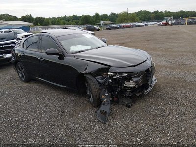 ZARFAEENXH7****** 2017 Alfa Romeo Giulia