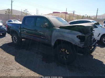 3TMCZ5AN0JM****** 2018 Toyota Tacoma