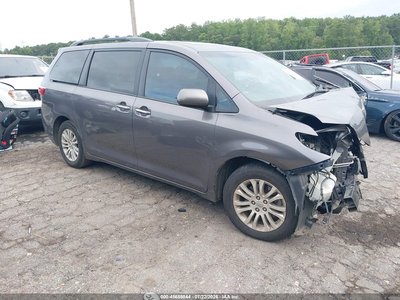5TDYK3DCXGS****** 2016 Toyota Sienna