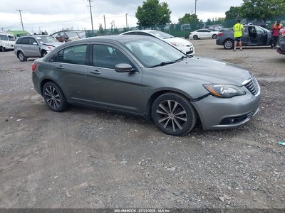 1C3CCBBB1DN****** 2013 Chrysler 200