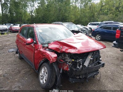 KMHRB8A3XNU****** 2022 Hyundai Venue