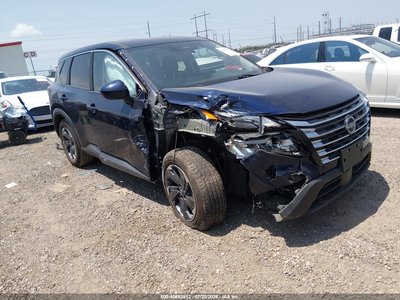 5N1BT3BA8RC****** 2024 Nissan Rogue