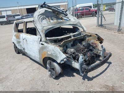KNDJN2A24G7****** 2016 Kia Soul