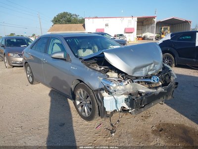2016 Toyota Camry Hybrid
