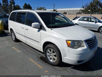 2010 Chrysler Town & Country
