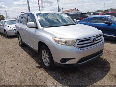 5TDBK3EH4BS****** 2011 Toyota Highlander