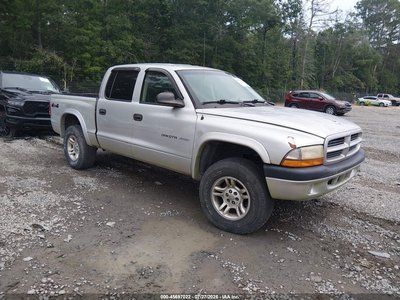 1B7HG38X52S****** 2002 Dodge Dakota