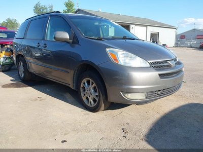 2004 Toyota Sienna