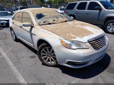1C3CCBBB5DN****** 2013 Chrysler 200