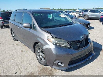 5TDXK3DCXFS****** 2015 Toyota Sienna