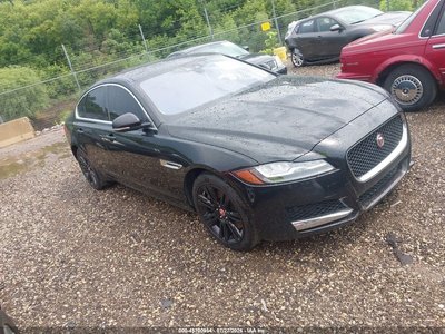 SAJBJ4BV0HC****** 2017 Jaguar XF