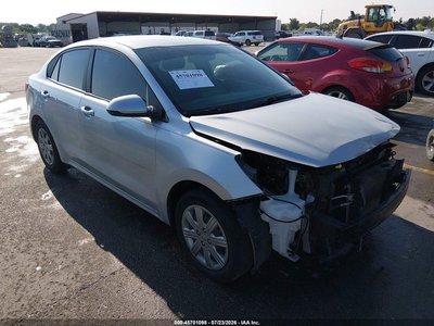 3KPA24AD9ME****** 2021 Kia Rio