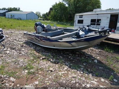 2005 Alumacraft Boat