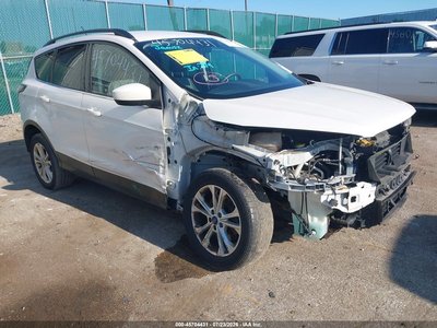 1FMCU9GDXJU****** 2018 Ford Escape
