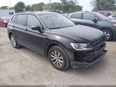 3VV1B7AX6JM****** 2018 Volkswagen Tiguan