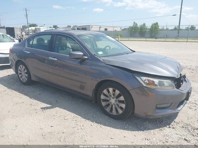 1HGCR2F85FA****** 2015 Honda Accord