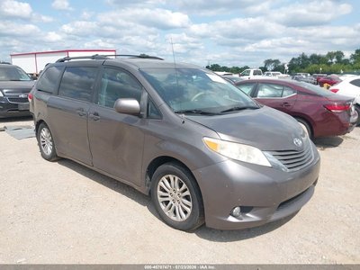 2012 Toyota Sienna