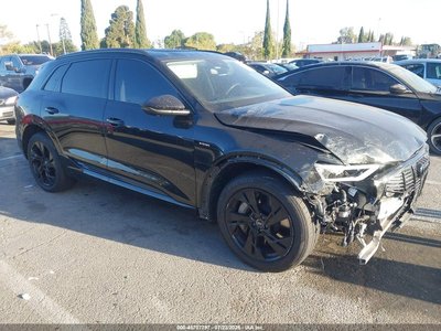 WA1AAAGE1MB****** 2021 Audi E-tron