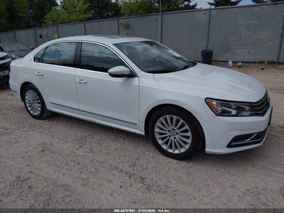 1VWBT7A39HC****** 2017 Volkswagen Passat